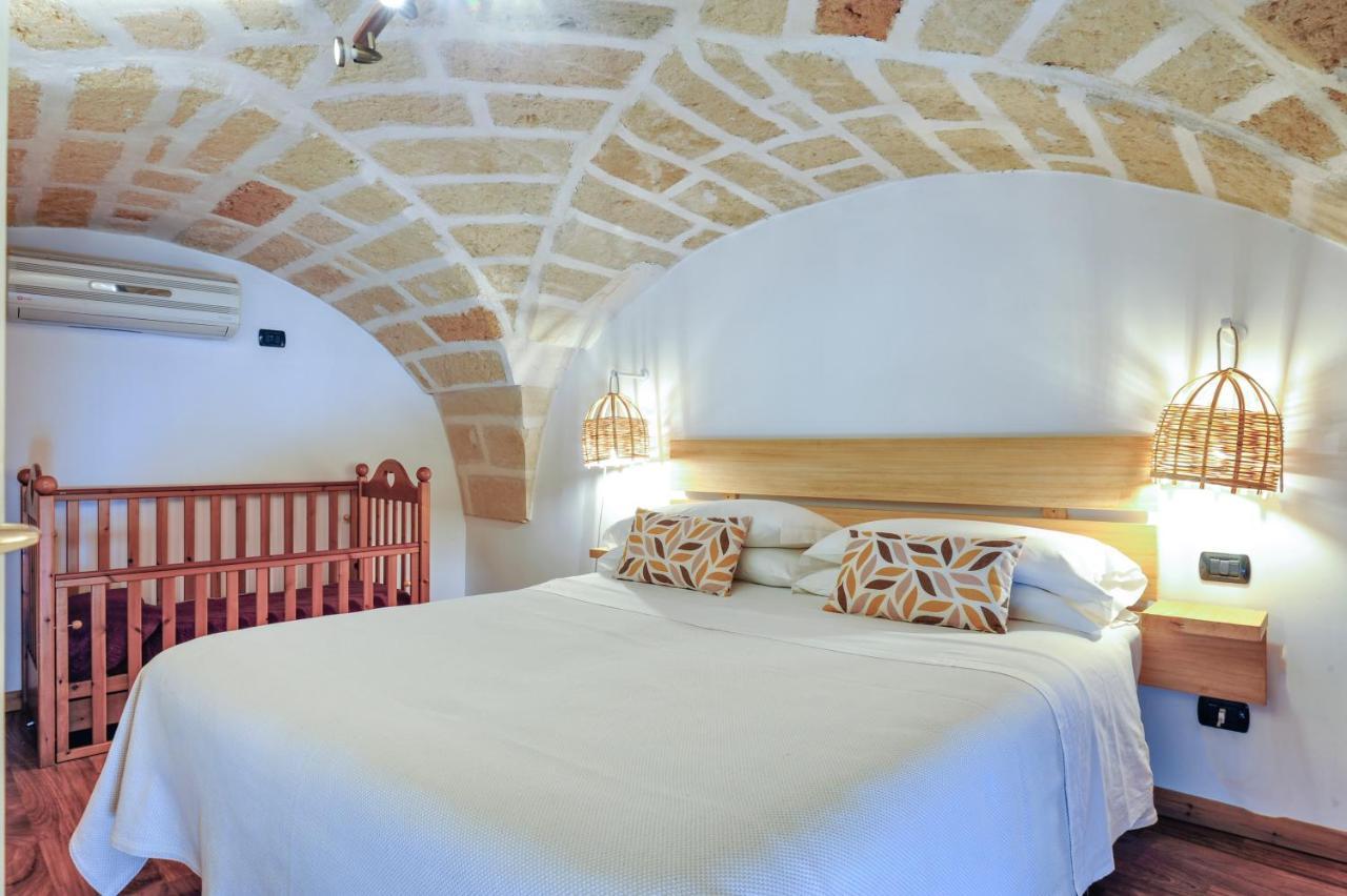 Castriota19 - Jacuzzi Room & Apartment Sit Лечче Екстер'єр фото