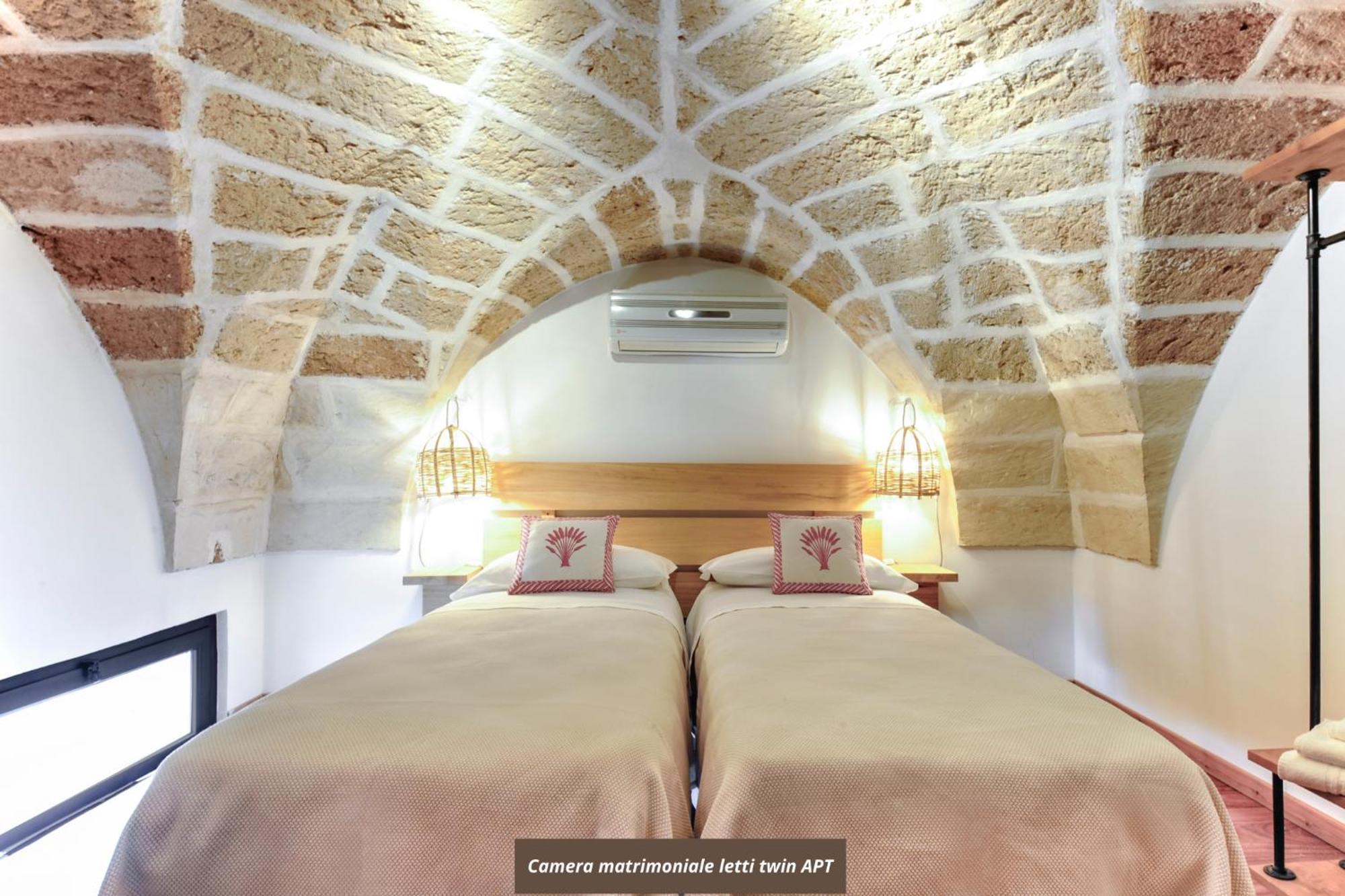 Castriota19 - Jacuzzi Room & Apartment Sit Лечче Екстер'єр фото